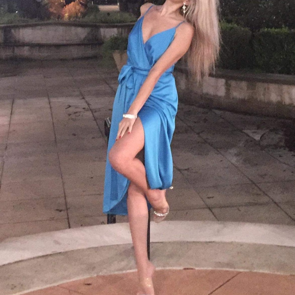 Dress - Picture 2 of 3
